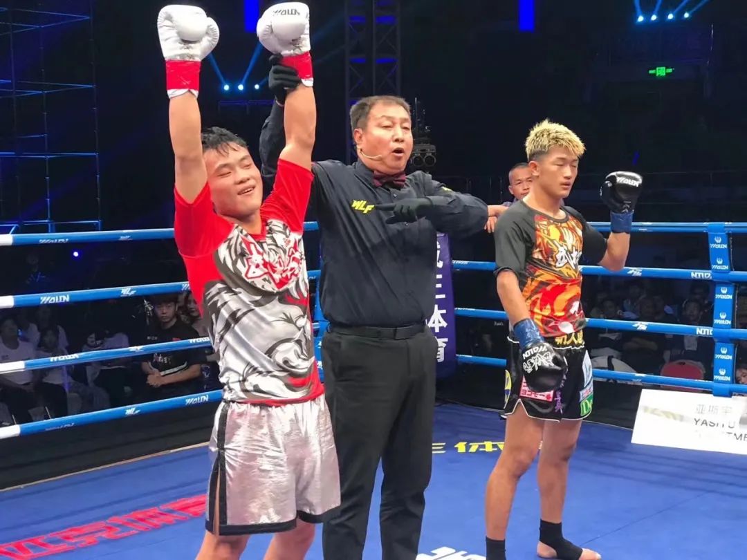 他等了整个热血一战一炮而红ko当时排名第二卜部功也锥果在第二局2019