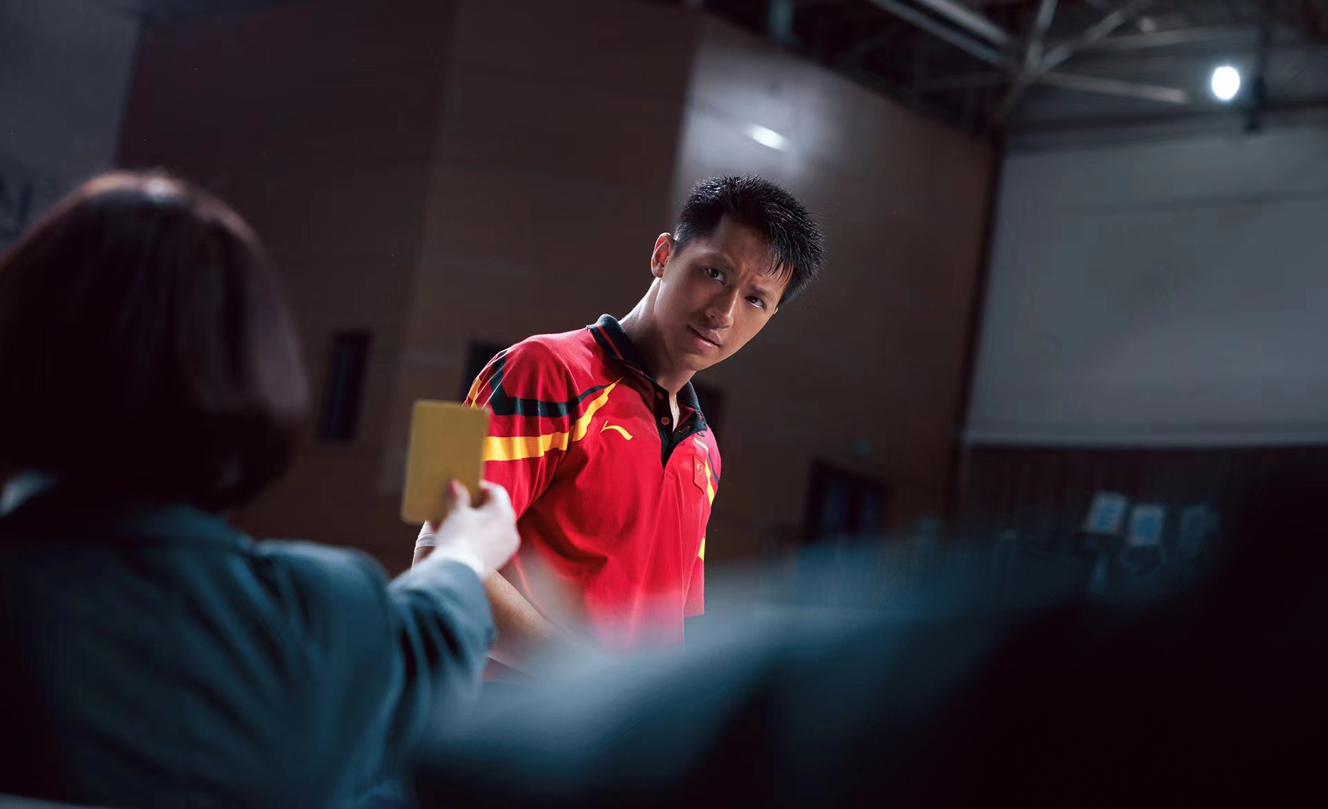 《中国乒乓之绝地反击》剧照.许魏洲饰白民和,原型为马文革