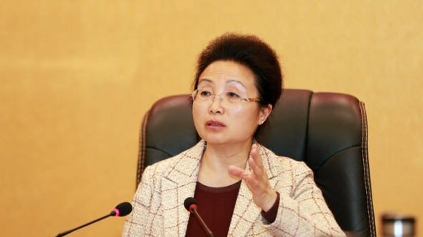 湖南省湘西自治州委原副书记,州人民政府原州长,现任省政协常委,经济