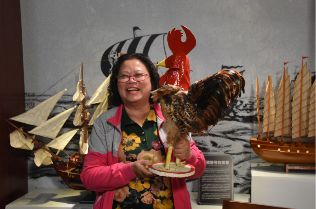 叶美英制作的10斤大的波罗鸡.信息时报记者 叶伟报 摄