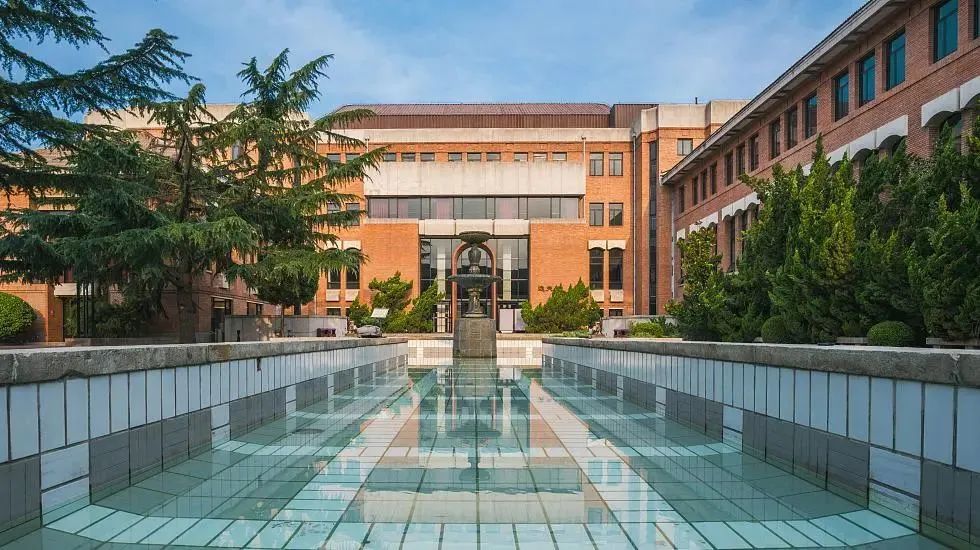 清华大学图书馆 视觉中国 资料图