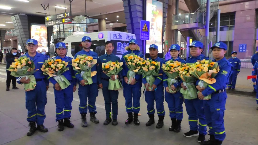 驰援土耳其的9名山西蓝天救援队员平安归来|山西省_新浪财经_新浪网