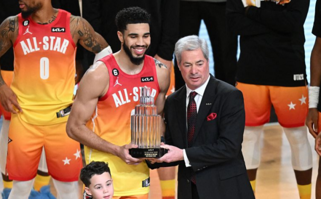 全明星mvp票选结果:塔图姆55分差点全票当选 米切尔也获一票|塔图姆