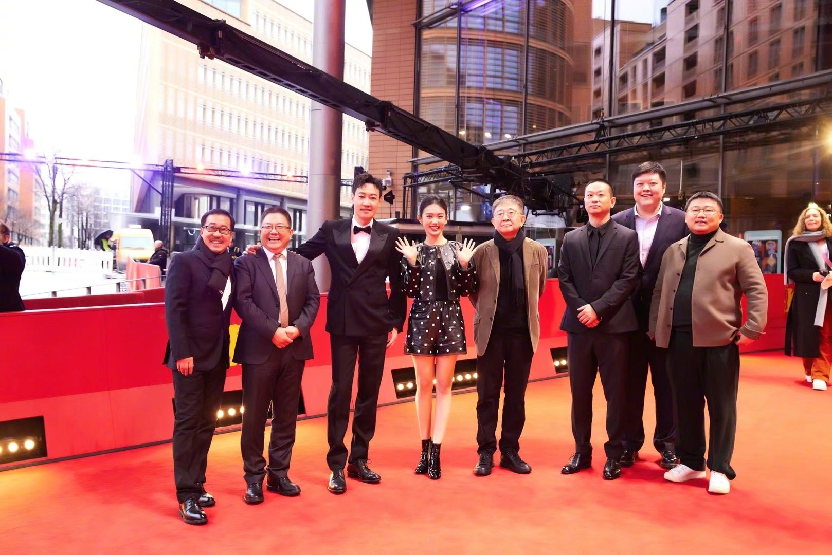 黄尧在柏林电影节美图分享🎬 张律导演……|黄尧|张律|柏林电影节_新浪新闻