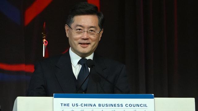 秦刚外长新年出访首站,选在印尼,中美谁是伙伴,佐科心里清楚