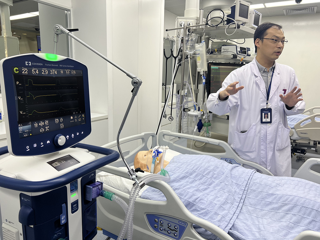 美敦力创新中心模拟呼吸机治疗&nbsp;&nbsp;澎湃新闻高级记者 朱奕奕