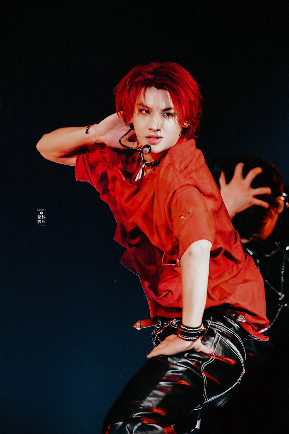 logo),特别特别喜欢黄明昊站在舞台享受舞台的样子来自演唱会上的红发