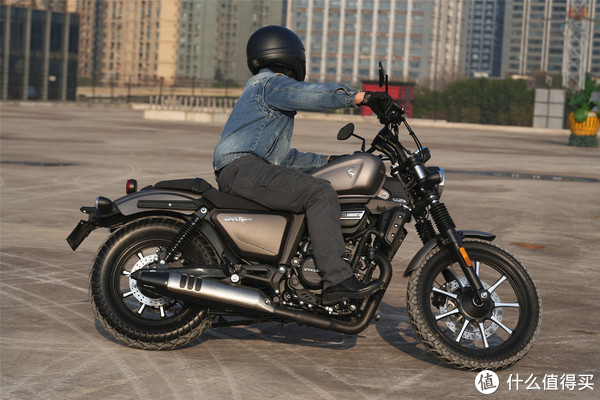 17580元,赛科龙ra250点评,女骑也能驾驭的美式复古巡航__财经头条