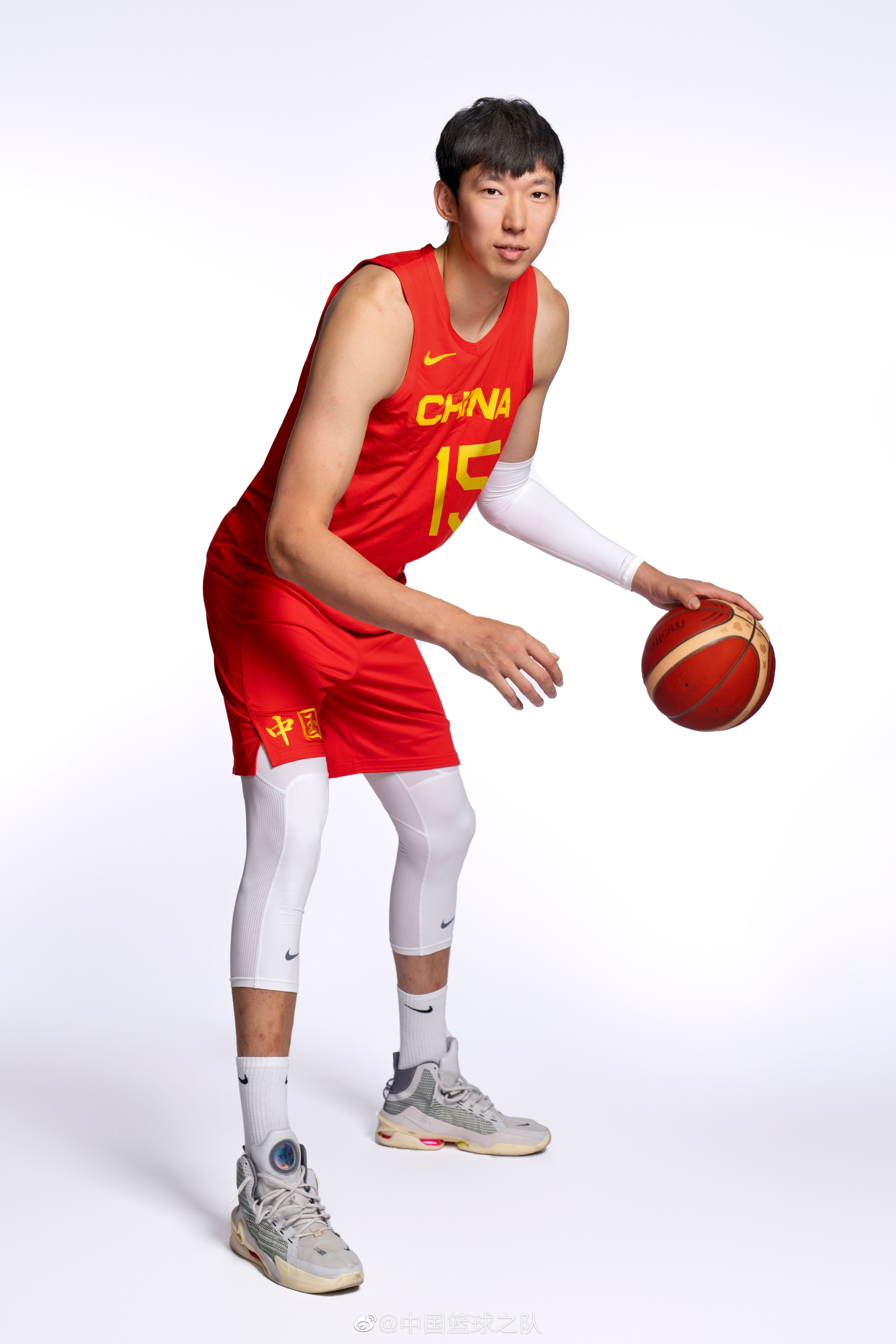 中国篮球之队发布男篮众将定妆照
