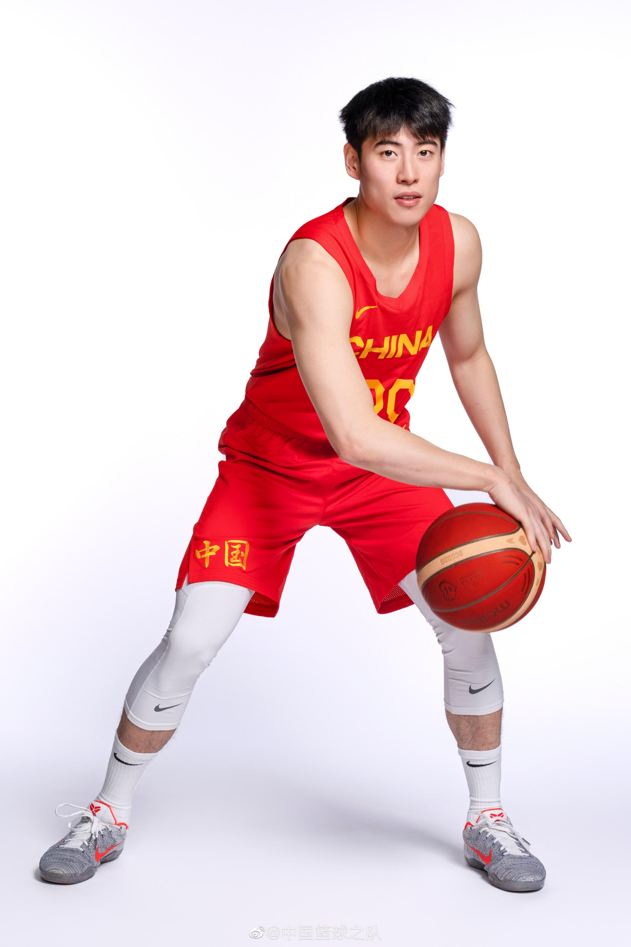 中国篮球之队发布男篮众将定妆照|中国篮球|男篮众将_新浪新闻