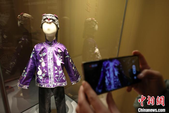 45件近代童服山西太原展出 展中国传统服饰之美|山西省|馆藏|传统服饰