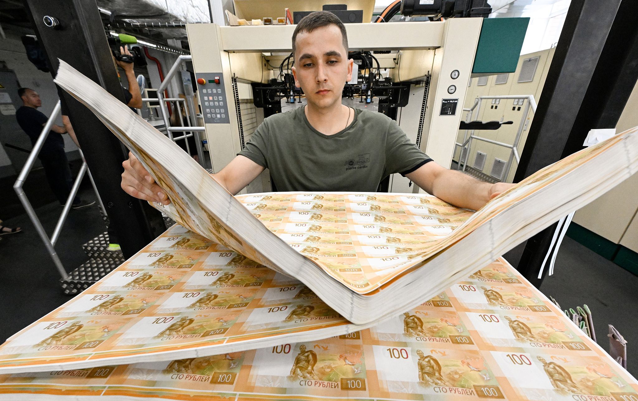 美国“黑五”消费难掩经济隐忧