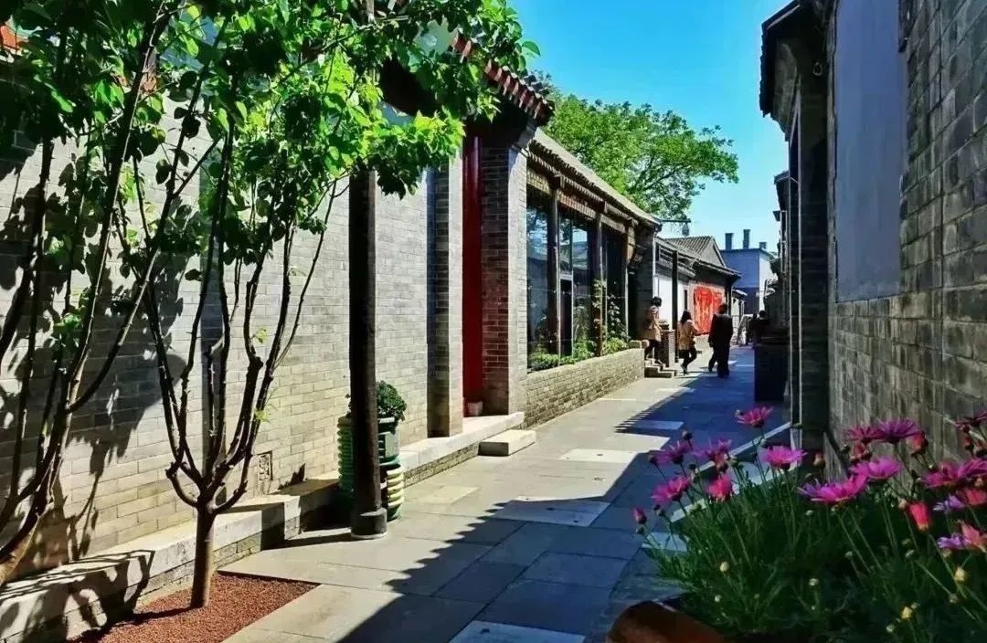 拍摄制作期间,主创团队长期到九道湾胡同汲取灵感,创作剧本.