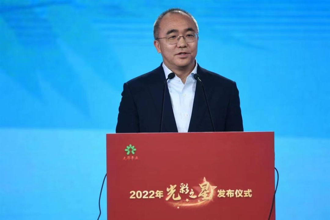 阎志|卓尔控股有限公司董事长