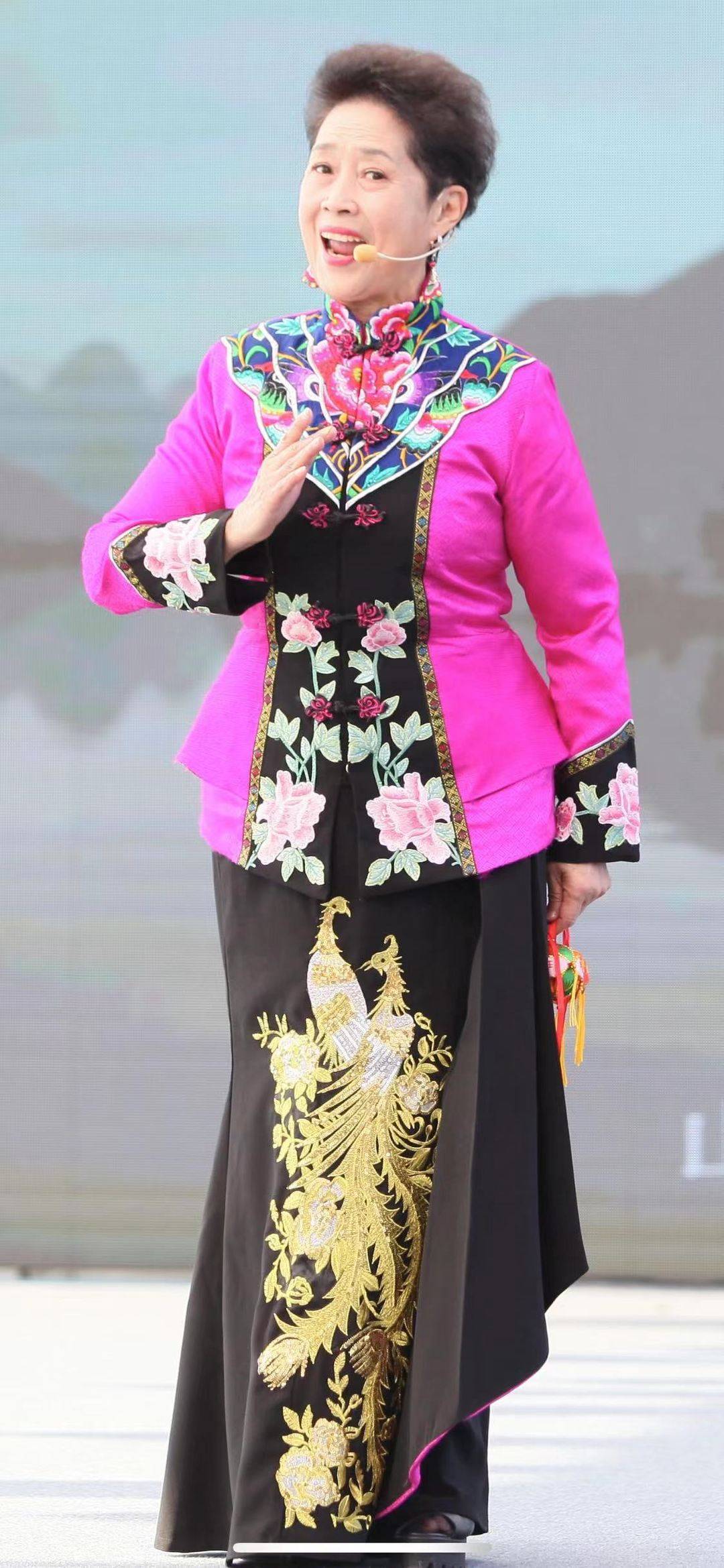 “刘三姐”黄婉秋病危，丈夫何有才：希望她渡过这一关休闲区蓝鸢梦想 - Www.slyday.coM