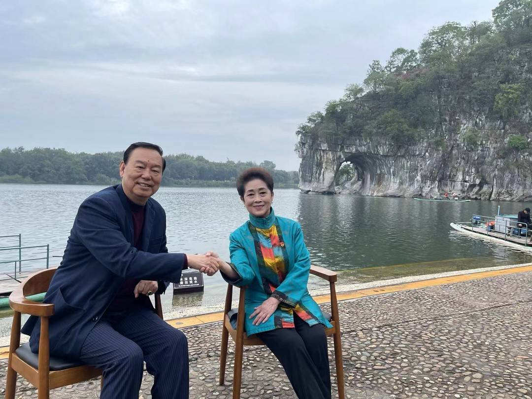 “刘三姐”黄婉秋病危，丈夫何有才：希望她渡过这一关休闲区蓝鸢梦想 - Www.slyday.coM