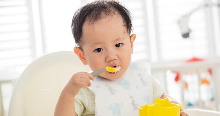 宝宝不爱吃辅食，营养不良？3招让宝宝爱上辅食，新手妈妈学起来