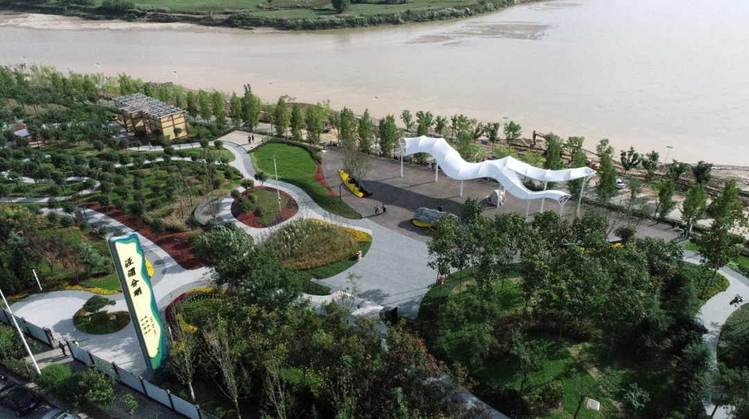 泾渭分明新观景台(资料图)