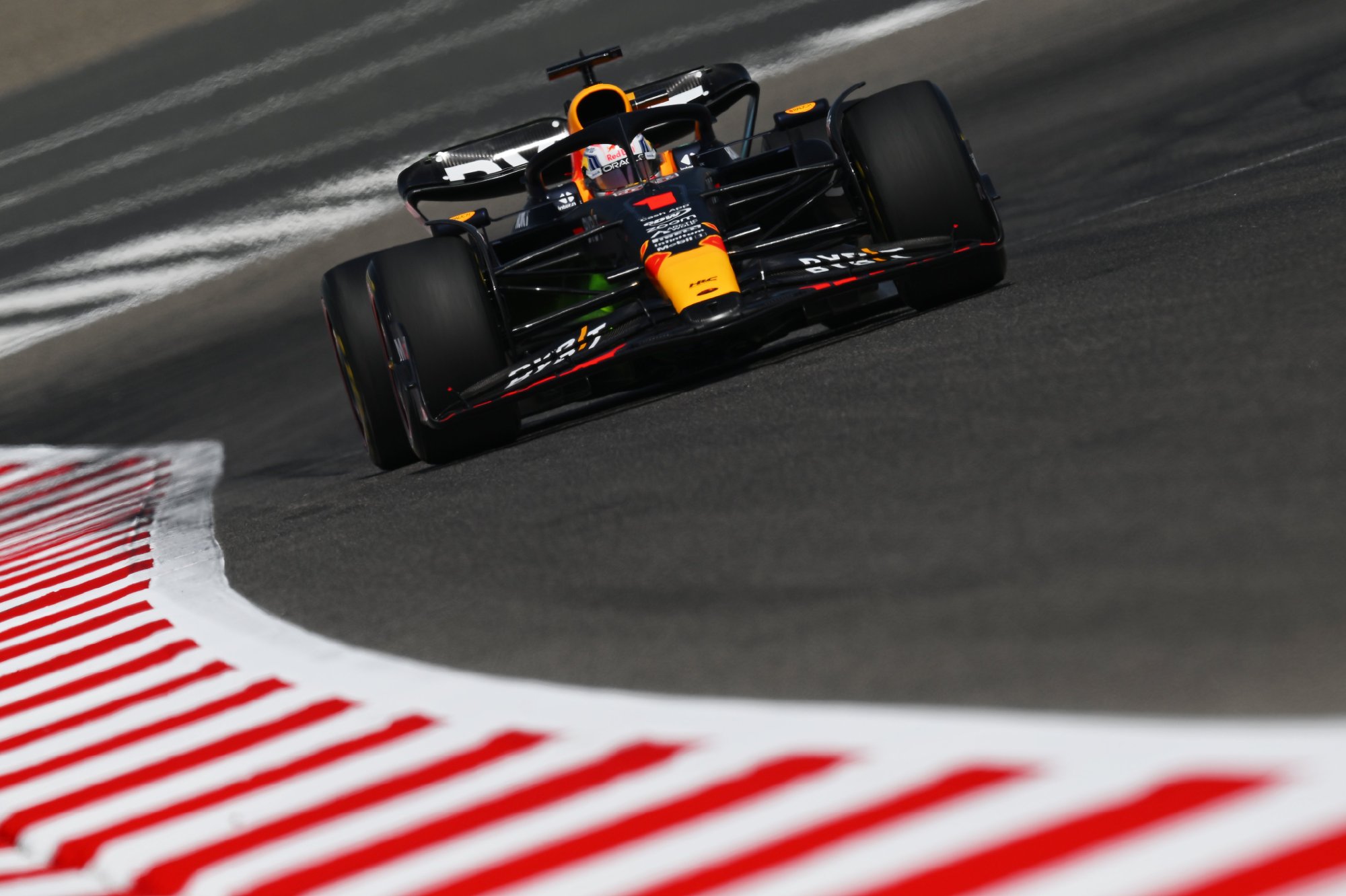 F1季前测试首日:维斯塔潘第一 周冠宇第四