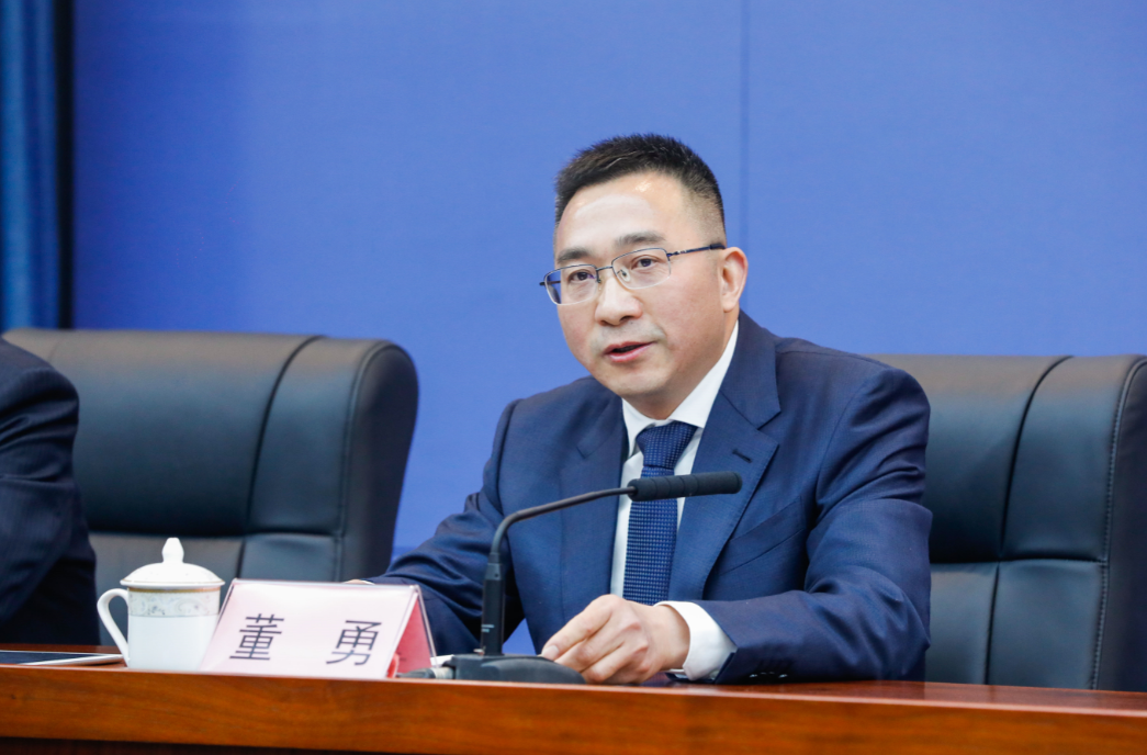 董勇回答记者提问 石涛 摄