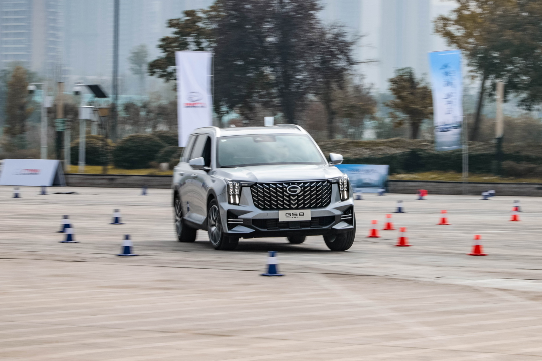 20万还看CR-V？省油+智能，这3款适合家用