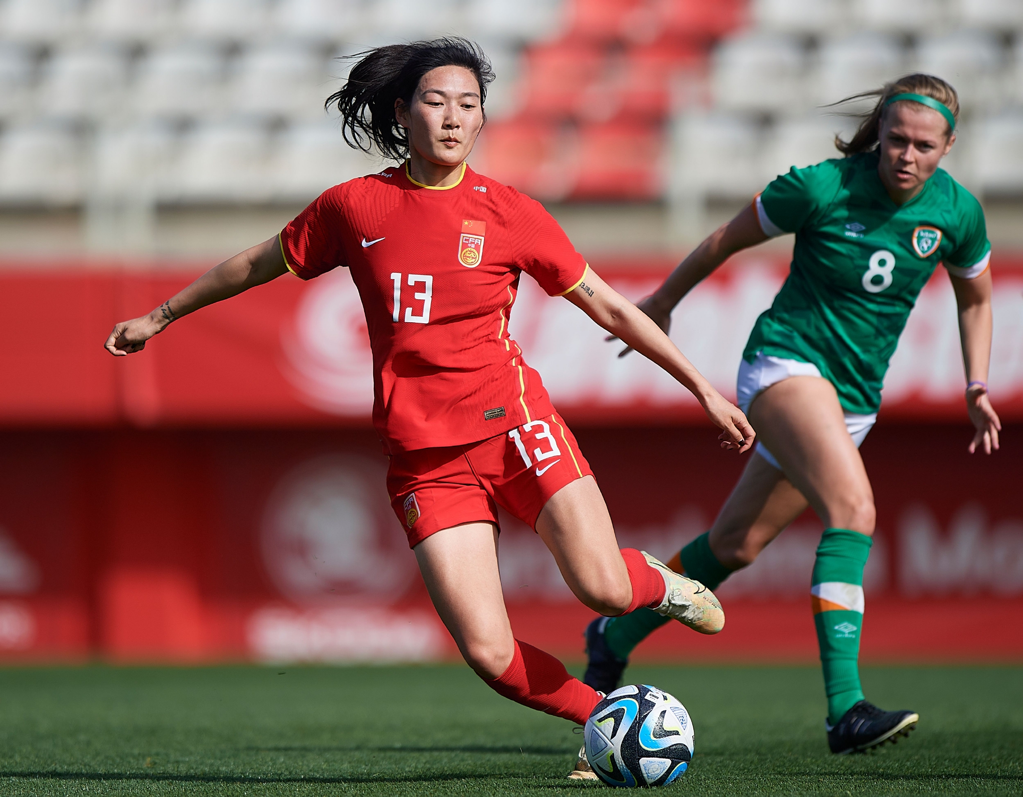 足球——女足热身赛:中国平爱尔兰__财经头条