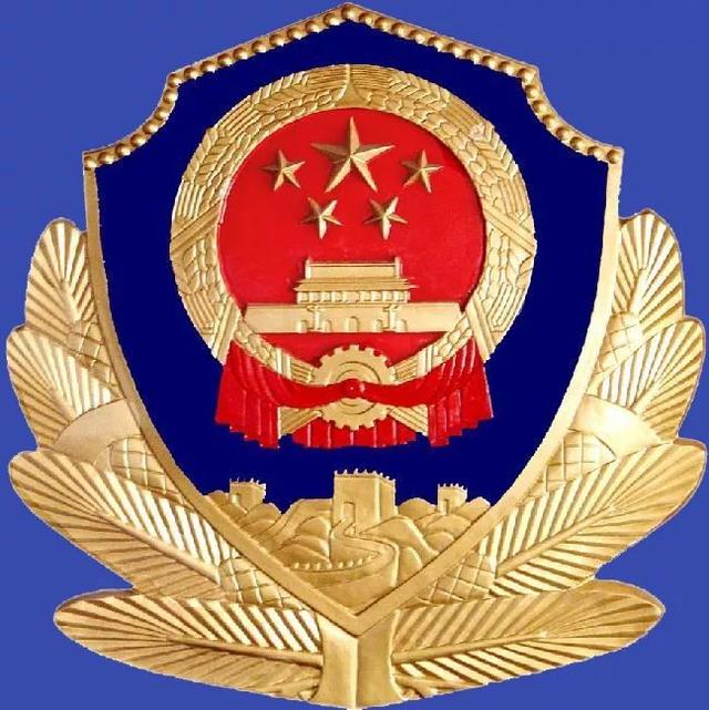 女子持铁棍殴打环卫工？警方回应→