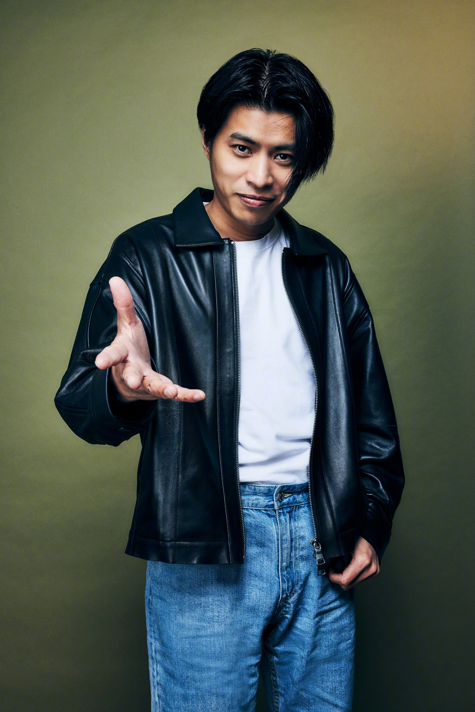 《艺术学院》导演刘健、配音演员仁科官方肖像照