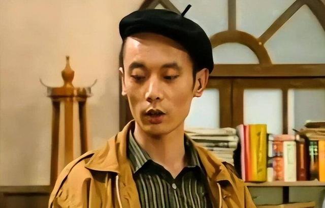 《过年》中出演假正经的丁图,而获得百花奖最佳男配角奖,又因在电视剧