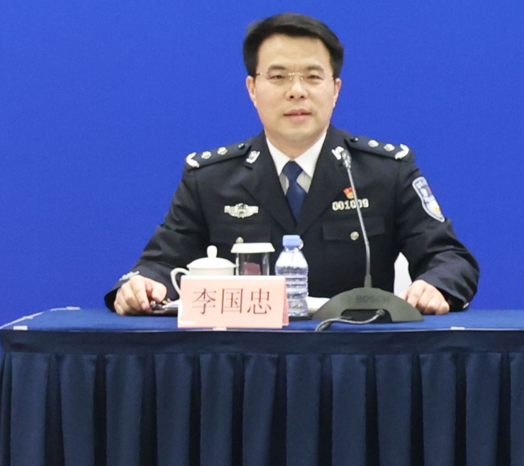 公安部新闻发言人李国忠24日通报,2022年公安部承办的827件全国人大