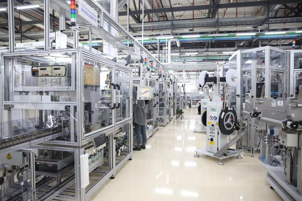 苏州六个灯塔工厂之一,博世( 苏州工业园区) 的生产车间