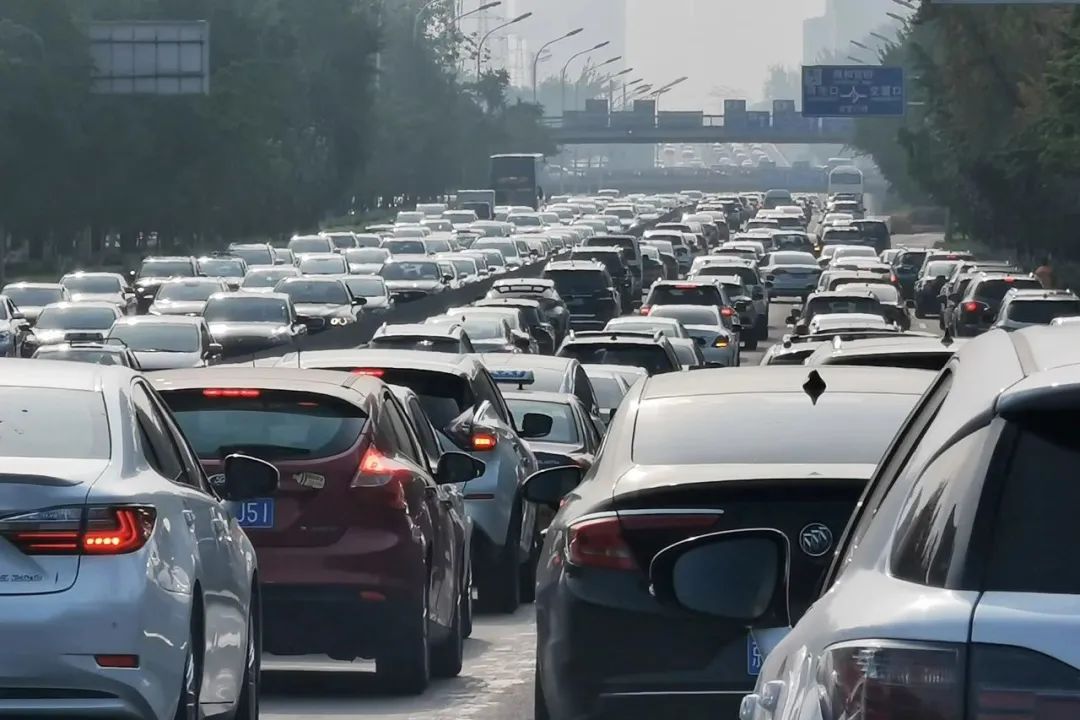 一线城市的上班族:8小时工作,6小时通勤|北京市_新浪财经_新浪网