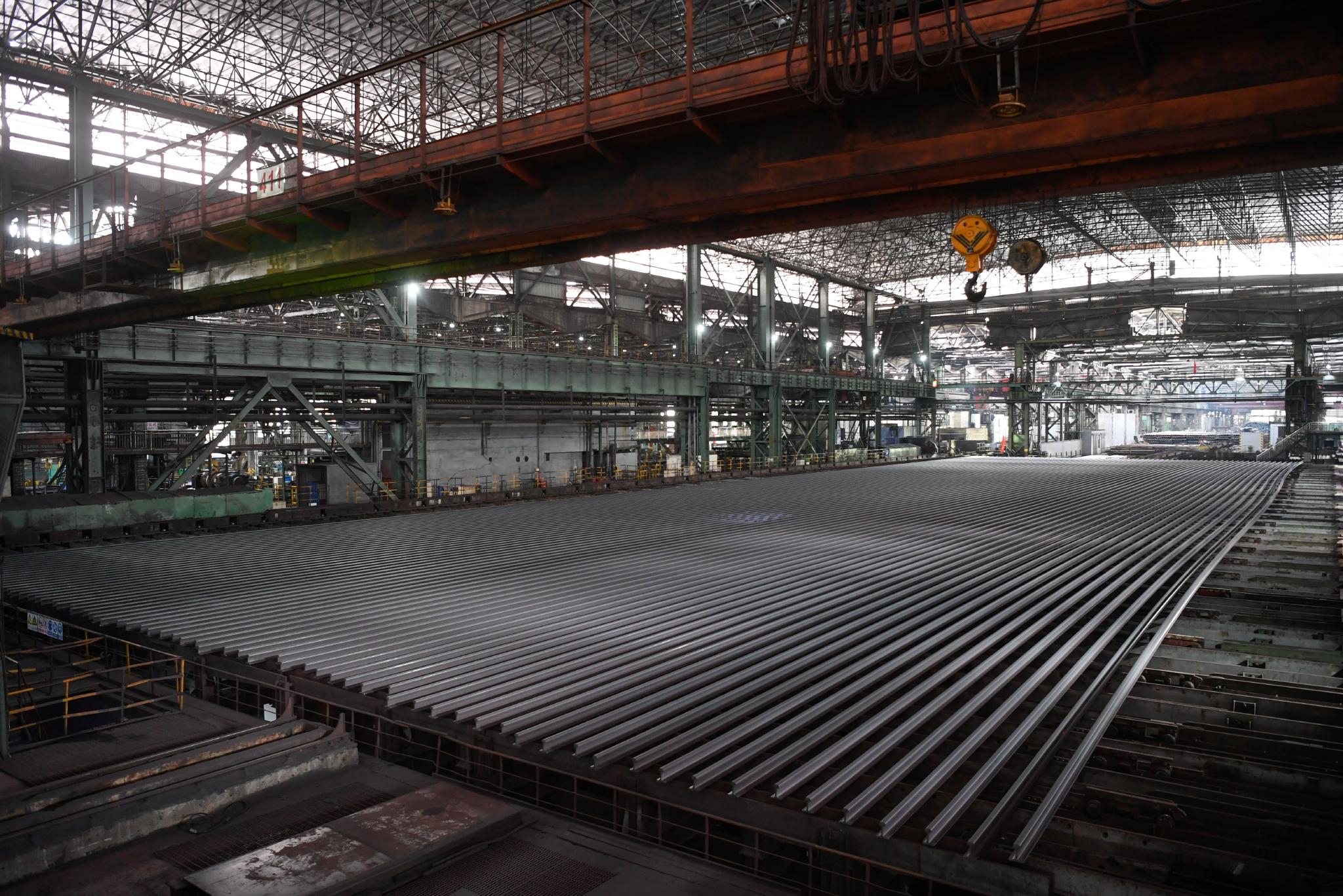 攀钢钒轨梁厂 钢轨生产马力全开|钢轨|马力_新浪新闻