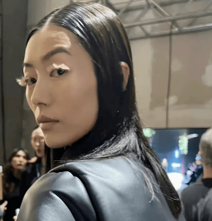 一篇读懂（时装周奇葩高跟鞋）时装周奇葩设计，(图3)