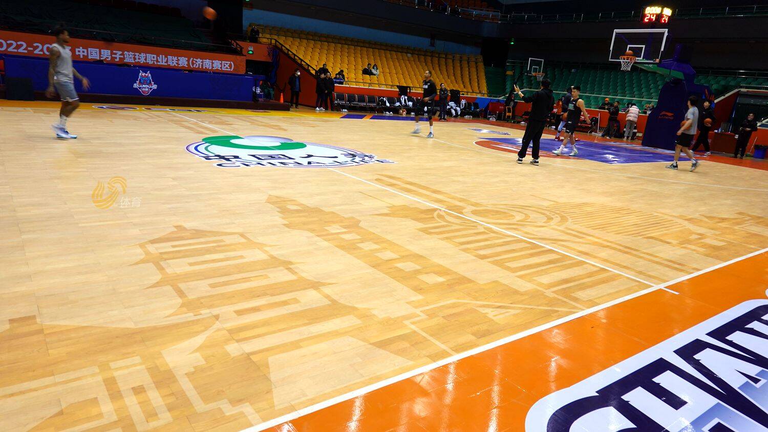 山东男篮主场备战,场馆变身"橙色主场"|山东男篮|cba|体育频道_新浪