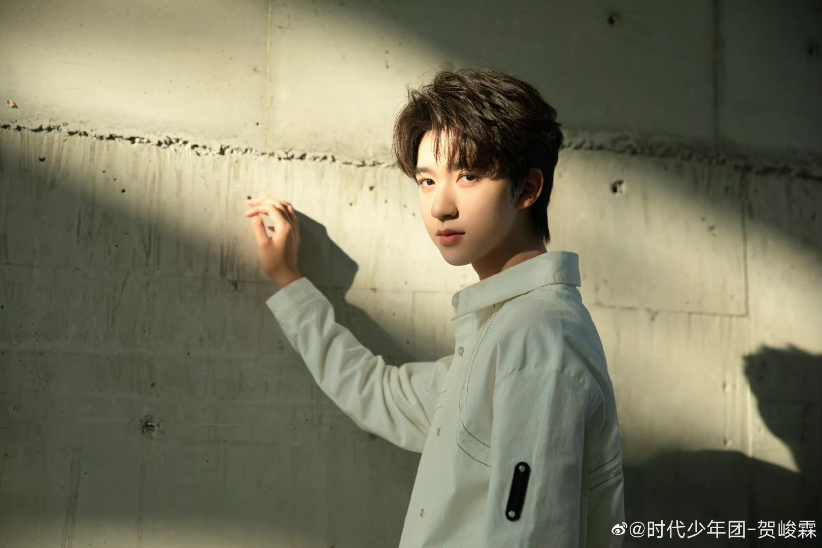 贺峻霖|华晨宇|发光_新浪新闻