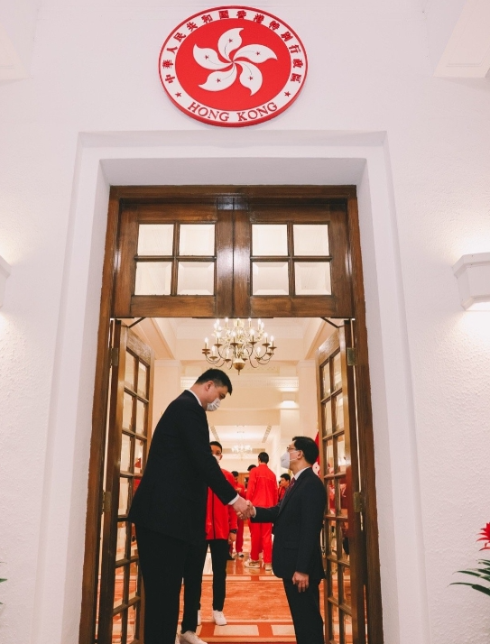 姚明抢镜!男篮世预赛收官,特首礼宾府宴请,赵睿与张镇麟游玩__财经头条