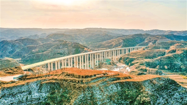 正在建设中的昔榆高速涂河特大桥|山西省_新浪财经_新浪网