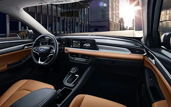 7万落地，油耗6L，人生第一台车就看这些！