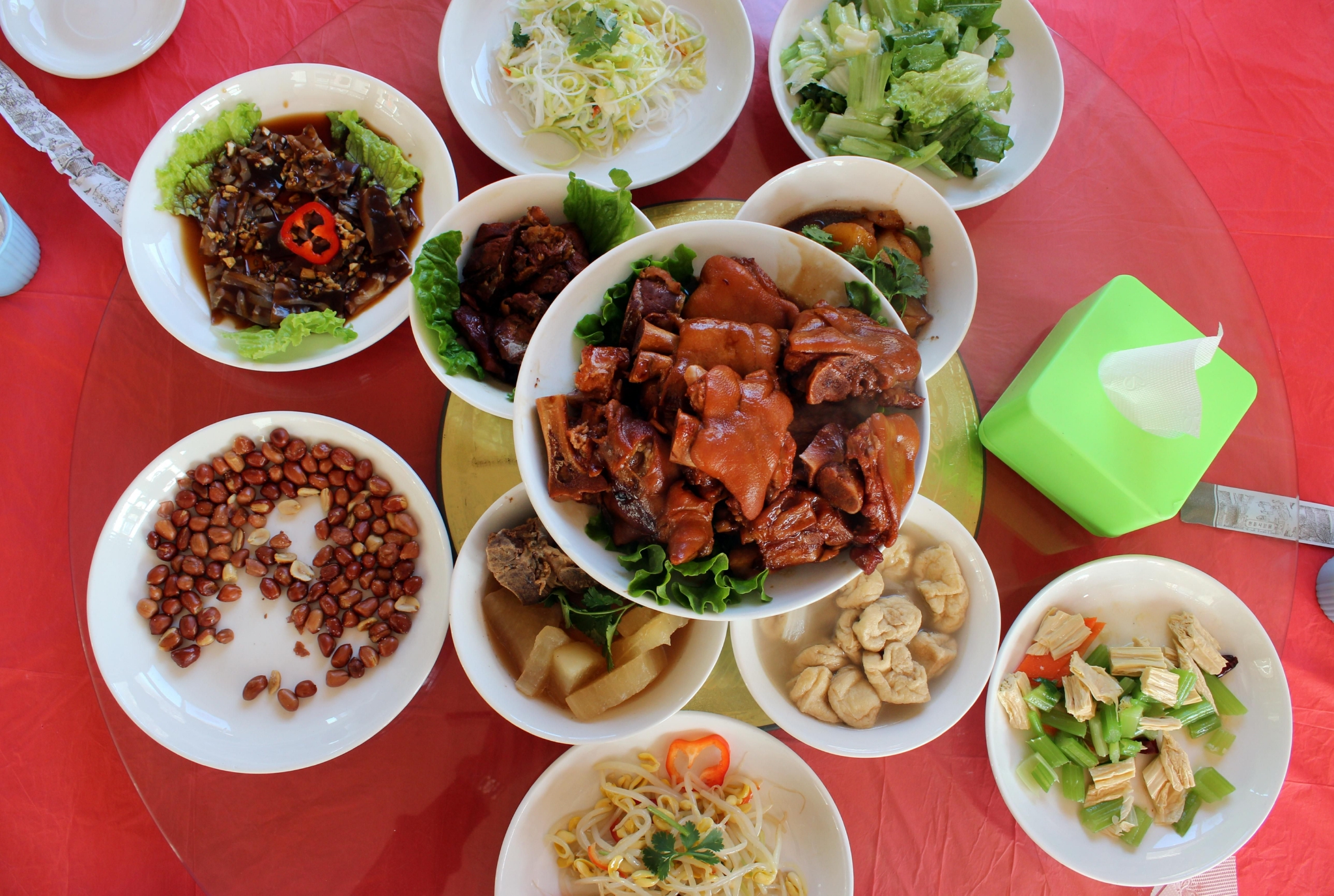 昌平长峪城村猪蹄宴部分菜品.&nbsp;&nbsp;图/ic photo