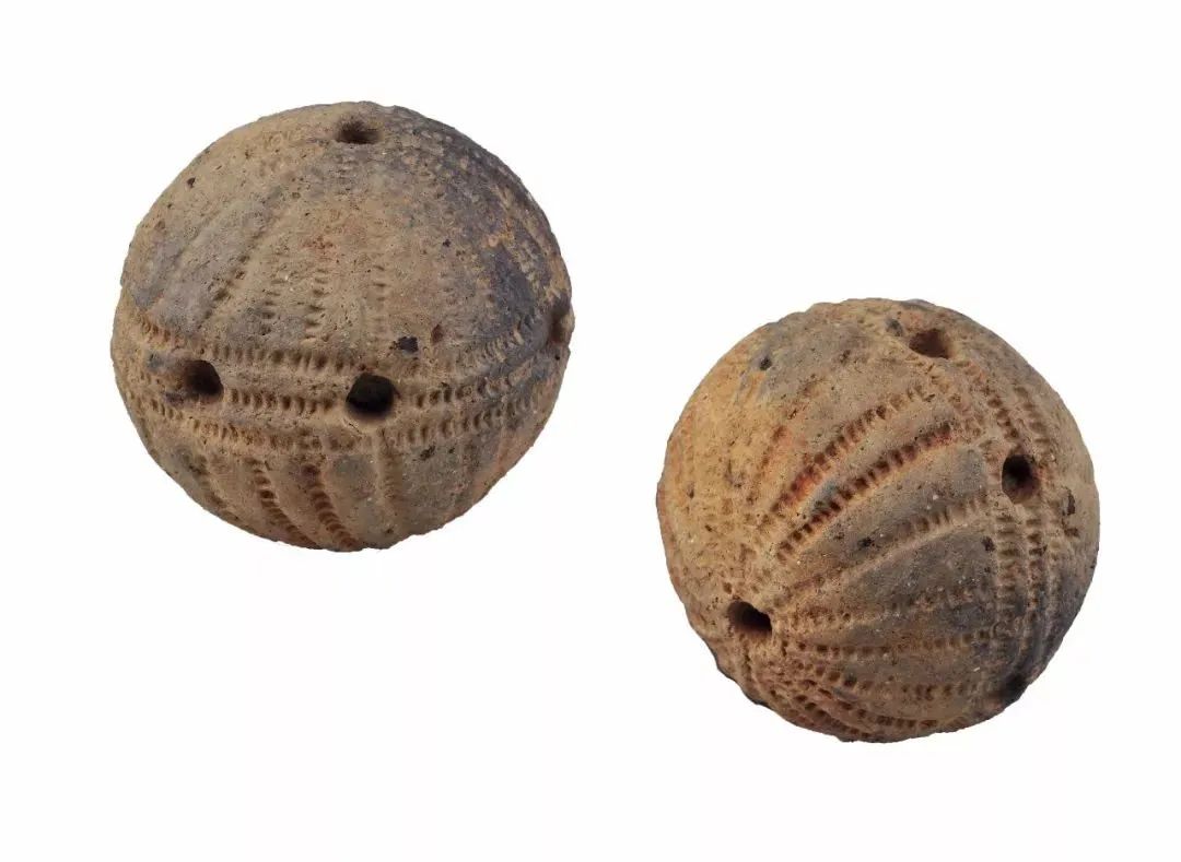 【陶响球】陶制乐器相当于"八音"分类中的土类,主要形式有陶响球,陶铃