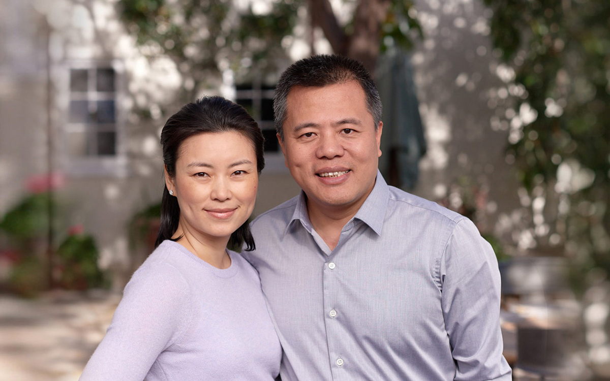 陈天桥雒芊芊夫妇(图片来源:天桥脑科学研究院官网)钛媒体app 2月27日