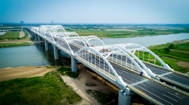 渭北新城秦王二路至秦汉大道渭河特大桥(简称"秦王二桥")南北横跨渭河