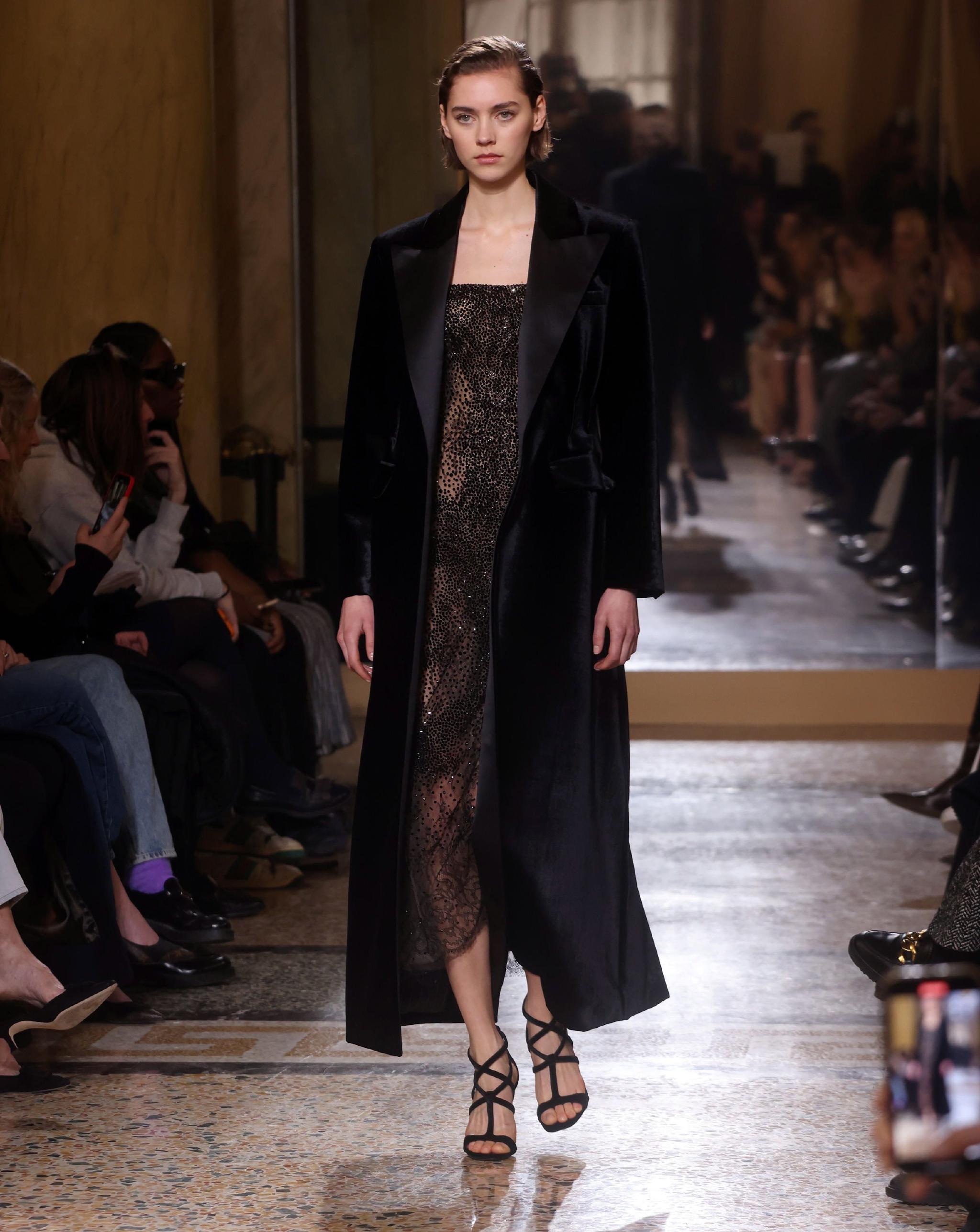 米兰时装周——ermanno scervino品牌时装秀__财经头条