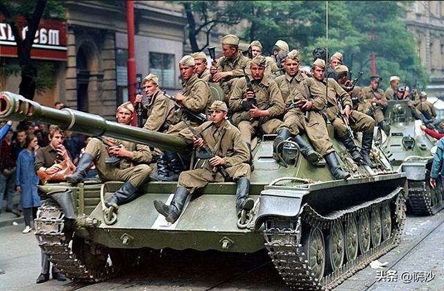 冷战时期北约竟然依靠核弹对付苏军:80年代之前核武器是防御核心__财经头条