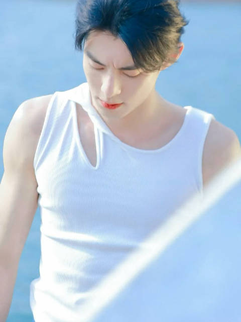 九敏!这个肌肉线条也太性感了吧 满满的荷尔蒙__财经头条