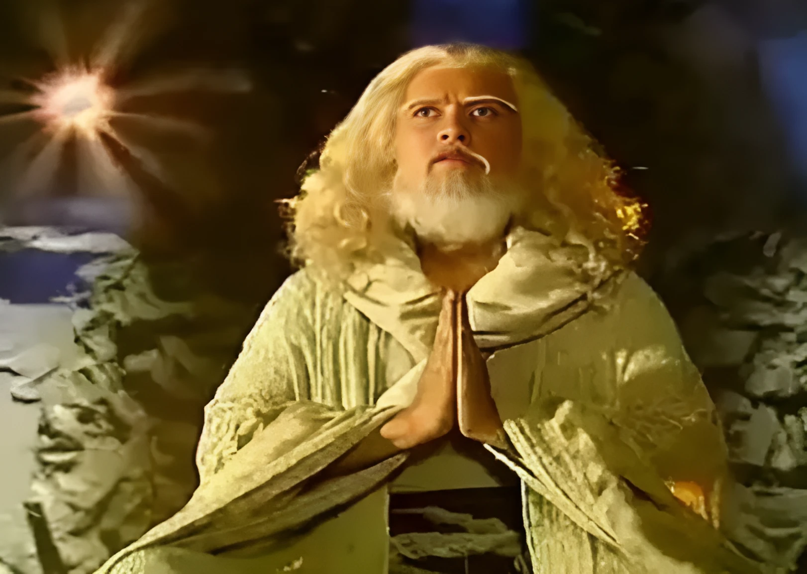 (达摩剧照)比如这段描述就很直观:"当年达摩祖师手着九阴真经,九阳