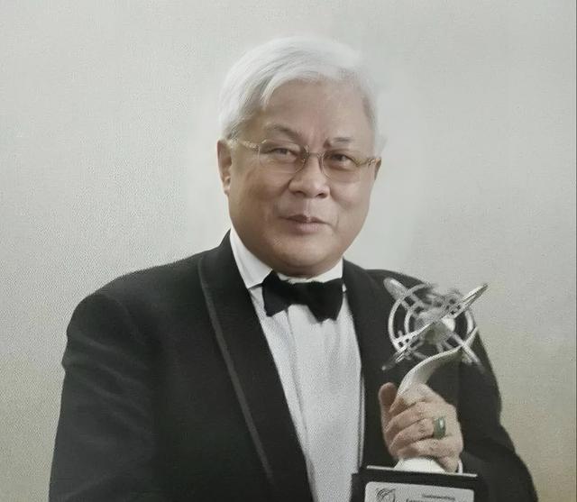 一路走好!TVB知名姐妹花富商父亲因病离世,身家达8亿获封拿督|庄思明|杨明|庄宝_新浪新闻