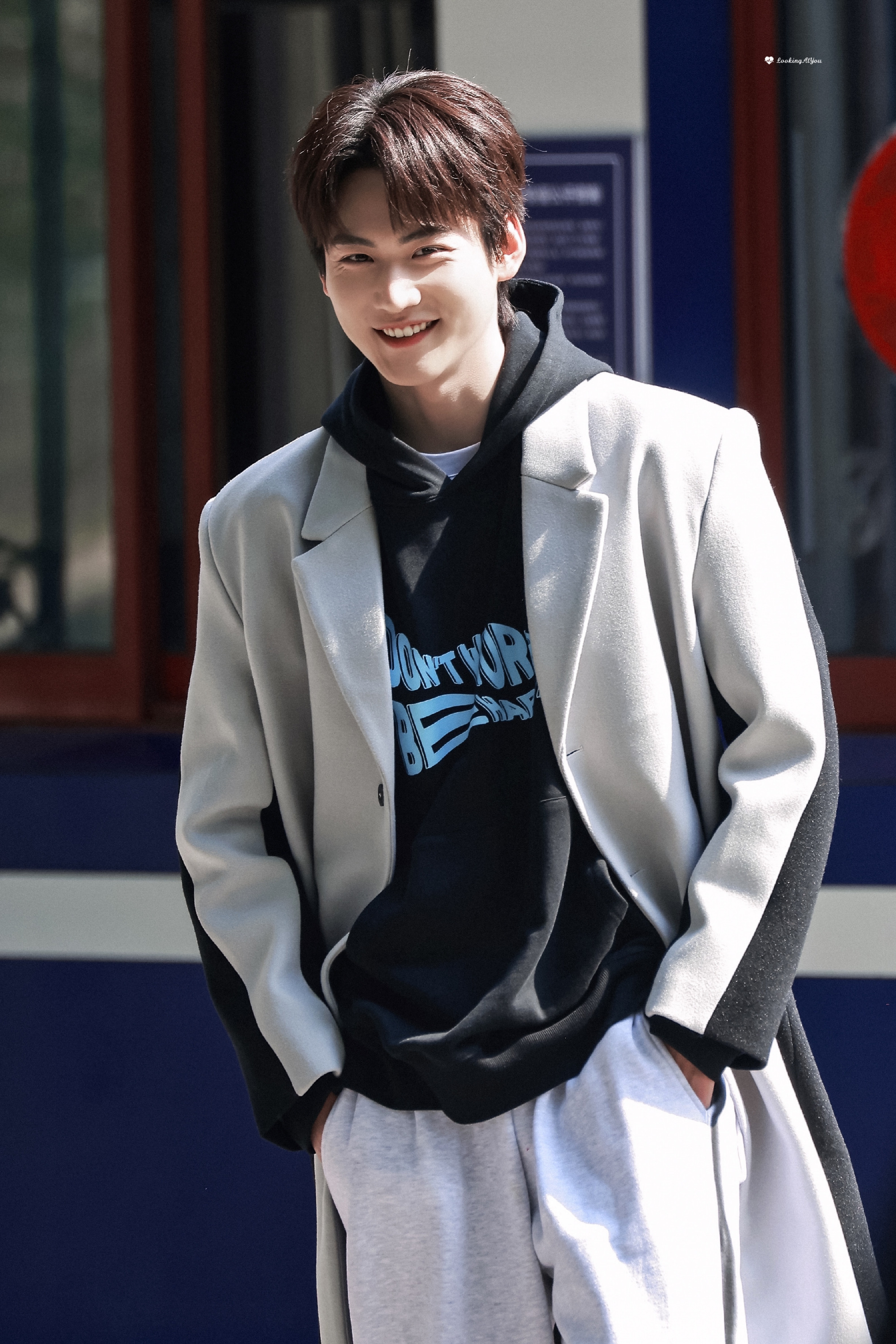 周柯宇今日份饭拍路透 周柯宇你笑的好开心……|周柯宇|柯宇_新浪新闻