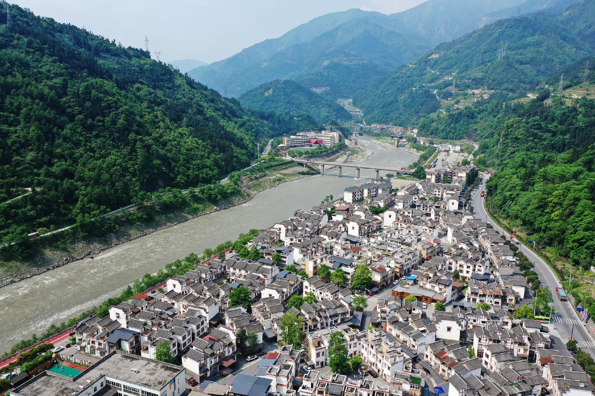 2022年5月7日,四川省阿坝藏族羌族自治州汶川县映秀镇新貌.